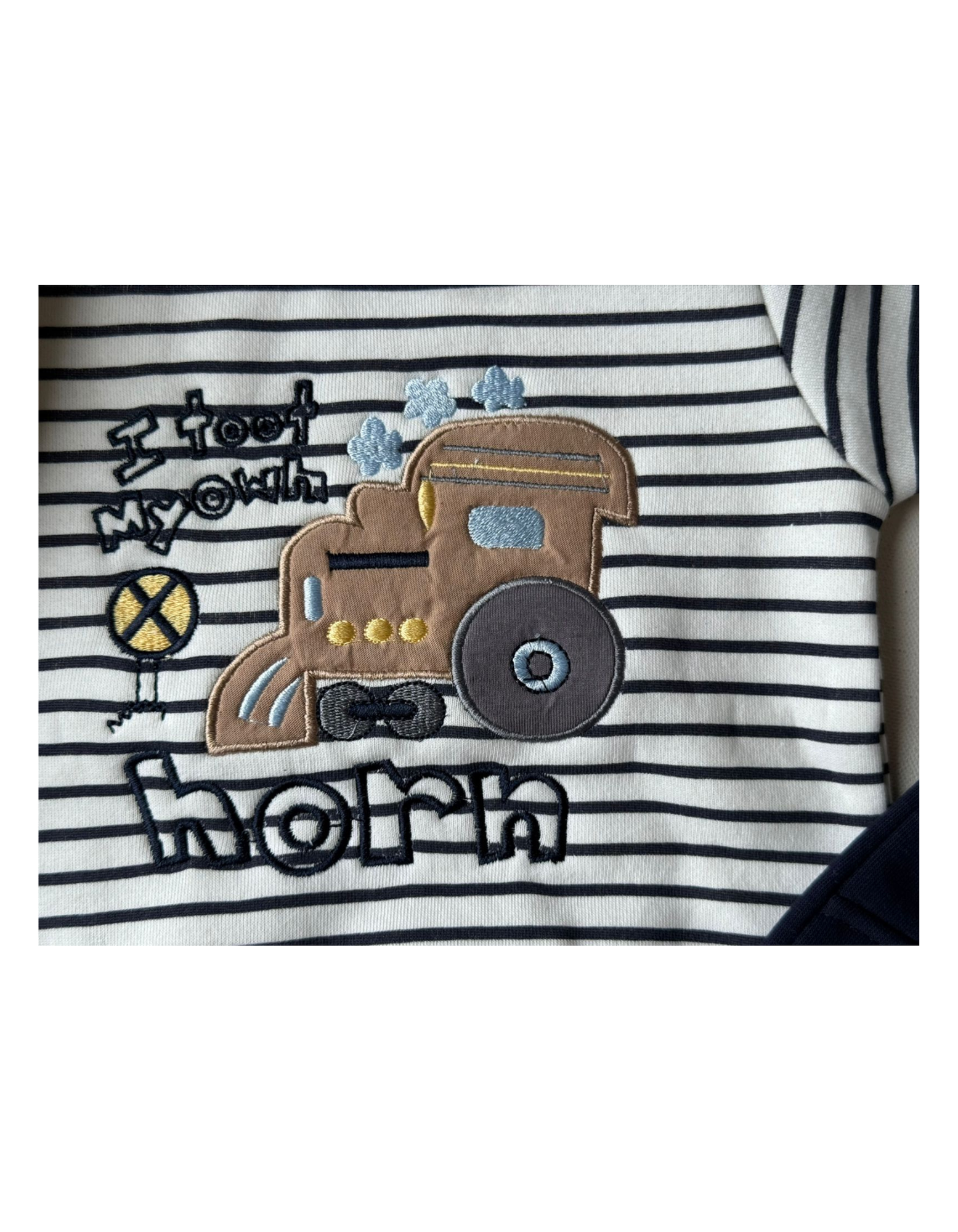 💛 A cozy, stylish outfit that adds charm and fun to your baby boy’s wardrobe!