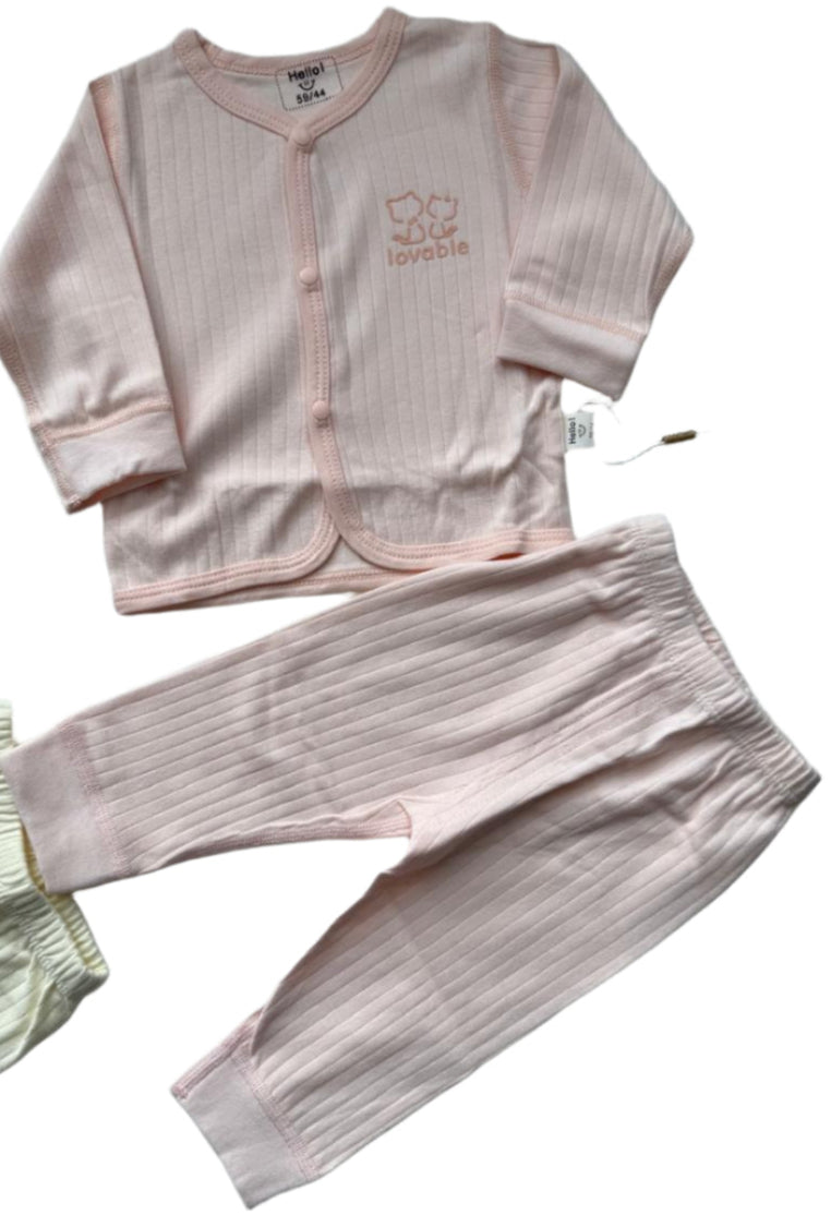 These pastel sets keep your baby cozy while looking adorable all day.(set of 3)