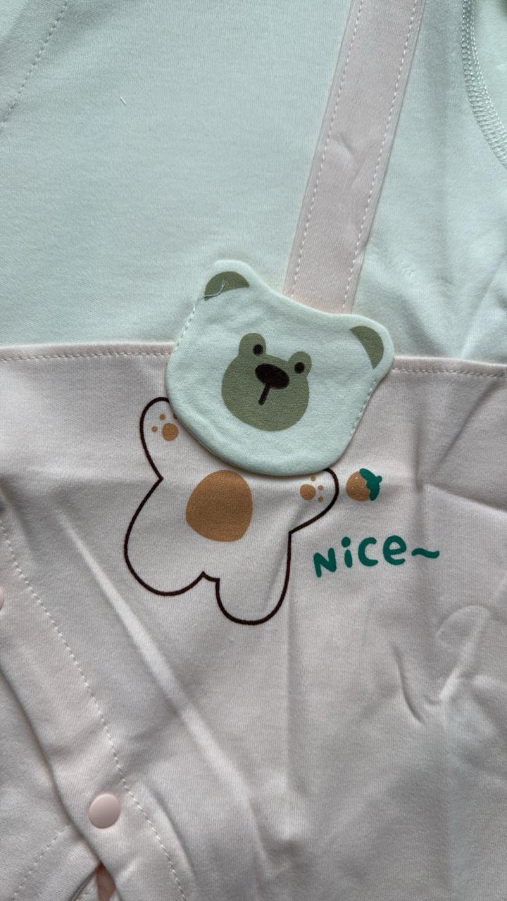 These adorable imported baby rompers are perfect for your little one’s.(set of 3)💫
