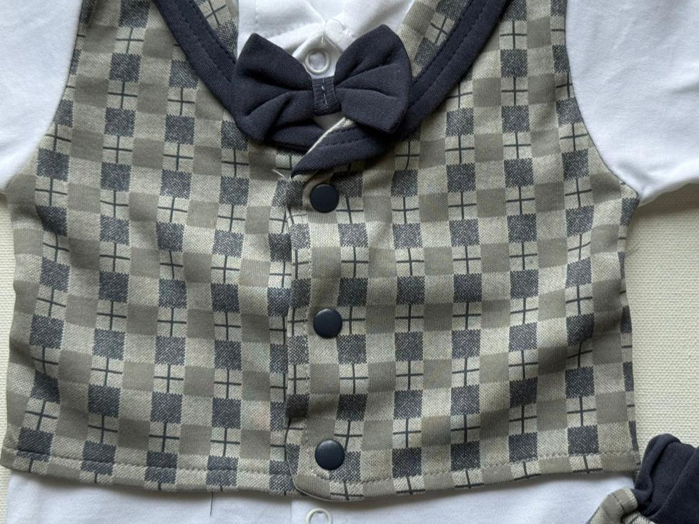 A classy mini-suit for your little prince!