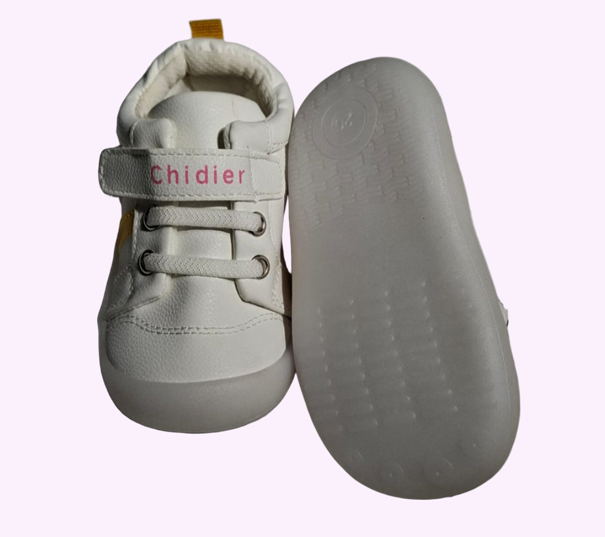 🍼 Mini Me Kidz – Soft White Baby Sneakers