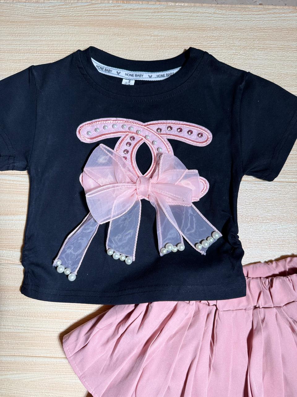 Adorable Baby Girl 2-Piece Outfit – Black Bow Top &amp; Pink Layered Skirt  💖