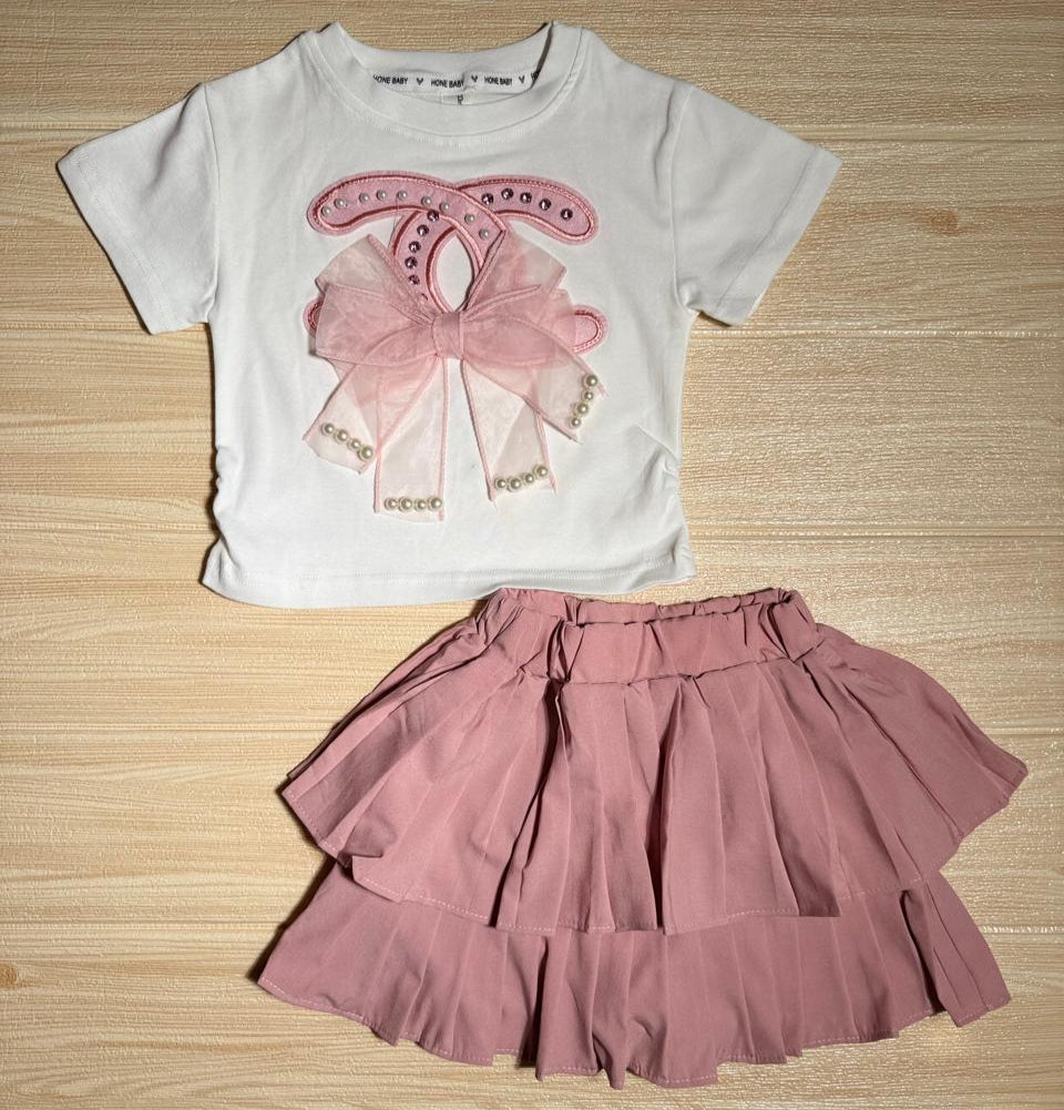 Adorable Baby Girl 2-Piece Outfit – Black Bow Top &amp; Pink Layered Skirt  💖