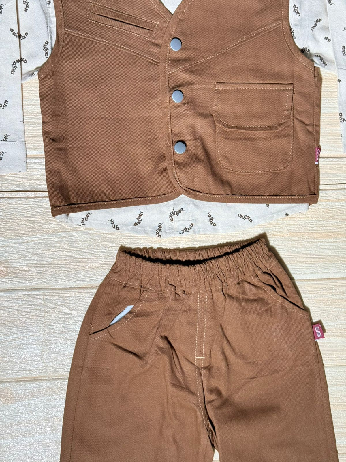 👕 Stylish Boys’ 3-Piece Outfit Set (Vest, Shirt & Pants)