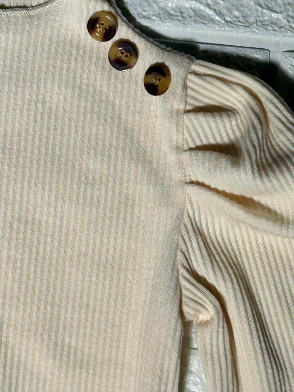 🌸 Stylish Pink Puff-Sleeve Top & Black Skirt Set 🌸