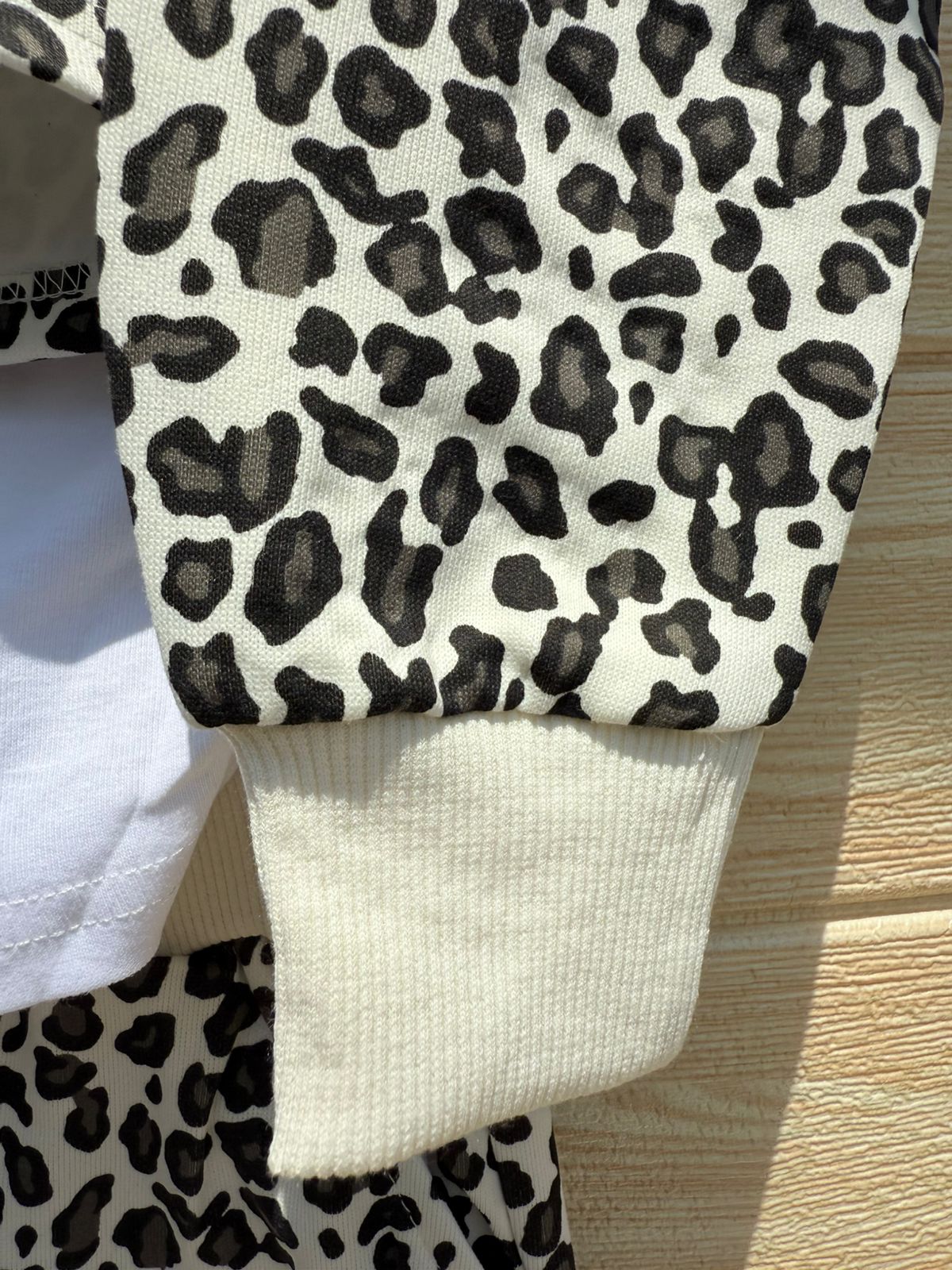 ✨ Stylish  Leopard Print 3-Piece Set for Girls ✨