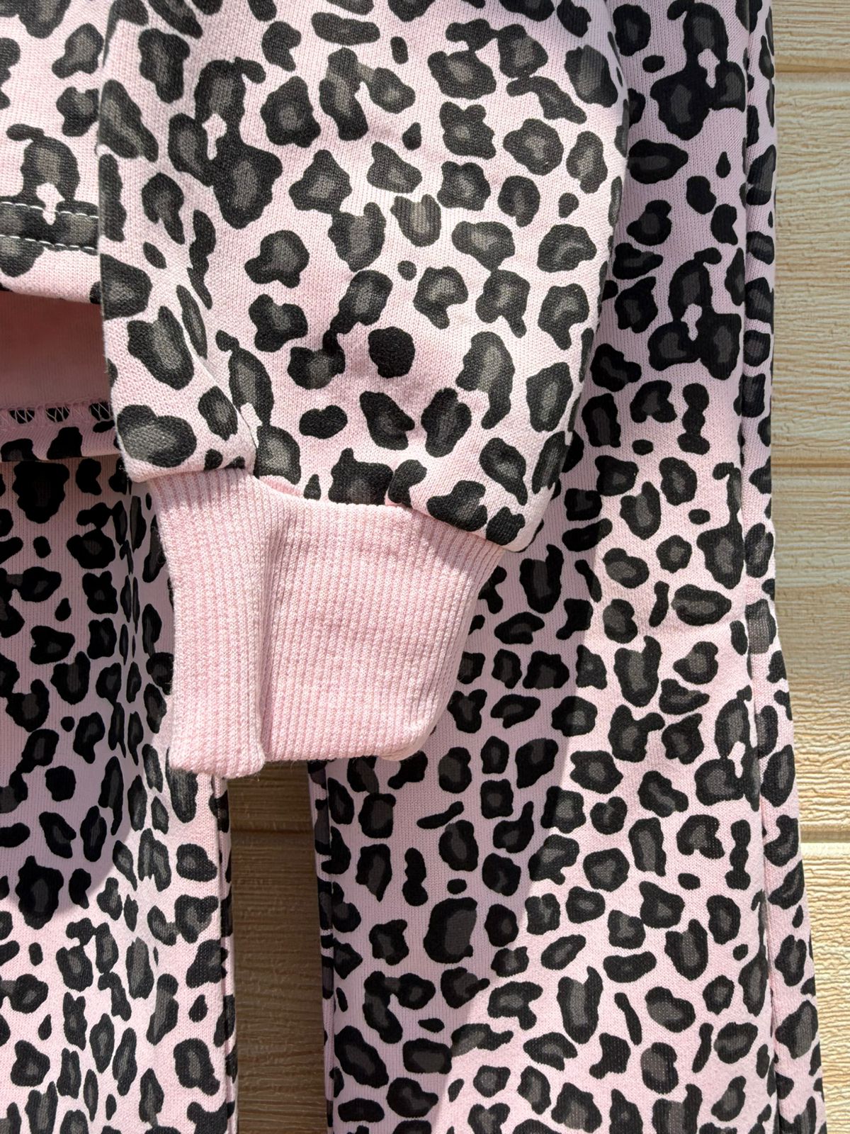 ✨ Stylish  Leopard Print 3-Piece Set for Girls ✨