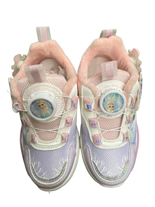 Kids sneakers mix cozy comfort with fun style, perfect for every little adventure.