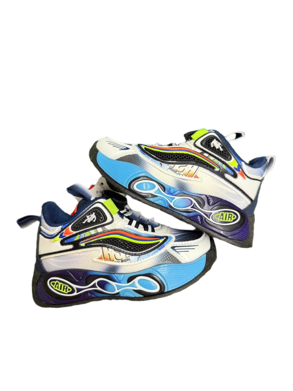 These kids' sneakers combine style and sportiness for everyday wear.
