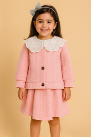 🌸 Elegant Pink Quilted Set with Lace Collar 🌸